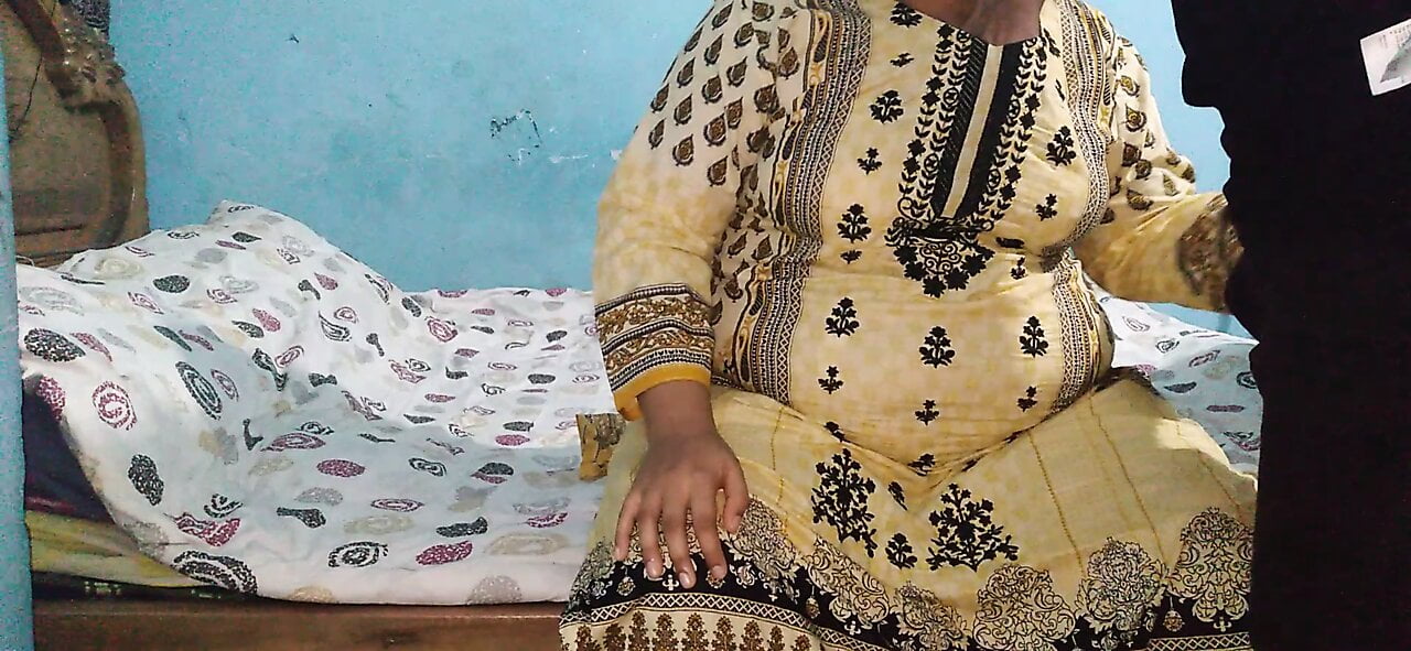 Neighbor boy Pakistani desi hot aunty Ki Chudai – Aria Mia (Hindi coda cudi)